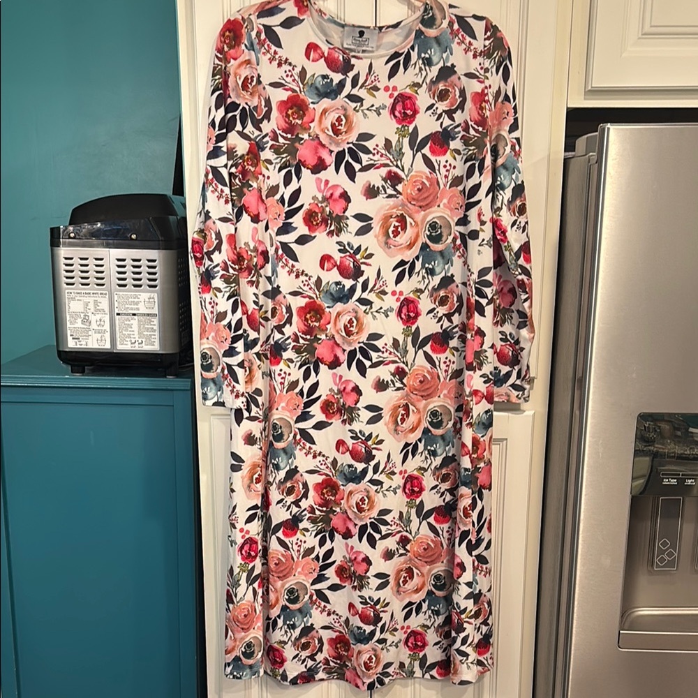 Dainty Jewells Your Favorite Dress size Medium - Picture 3 of 5